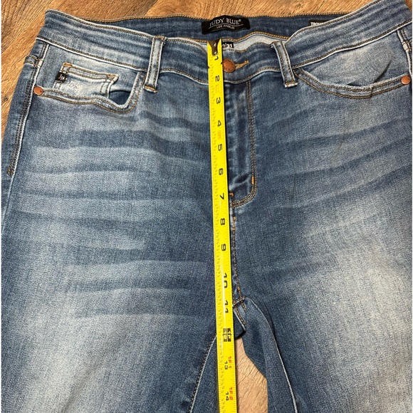 Like New Judy Blue Jean Flairs - Picture 10 of 13